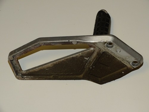 KAWASAKI GPX 750 R ZX750F 1990 FUSSRASTENHALTER FUSSRASTE VORNE LINKS - Picture 4 of 4