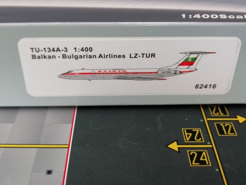 Aerolínea búlgara balcánica LZ-TUR Tupolev TU-134 1/400 de Panda. Modelo de avión - Imagen 2 de 3