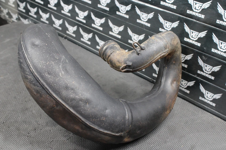 2002 铃木 RM250 原始设备制造商出口管 CHAMBER HEADER 14310-37F10 — 第 2/4 张图片