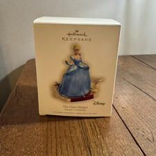 Hallmark Christmas Ornament 2007 THE GLASS SLIPPER Disney Cinderella H72