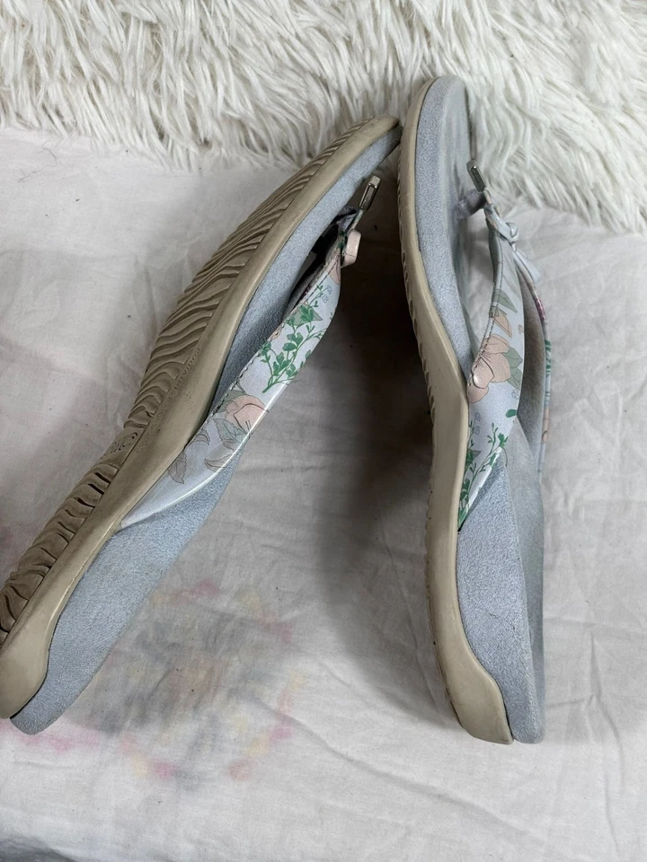 Sandálias Vionic Rest Bella X chinelos prata metálica tamanho 8 arco apoio praia - Imagem 2 de 4