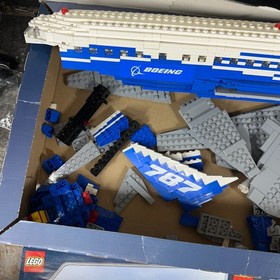 LEGO Advanced Models 10177 Boeing 787 Dreamliner w Box Instructions Not Complete