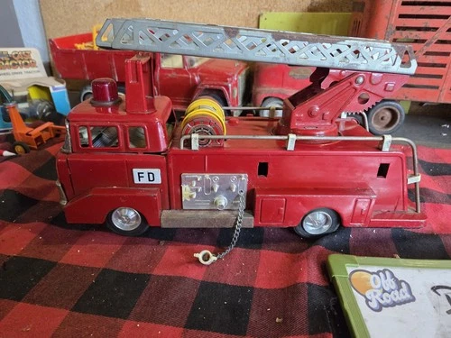 60S BANDAI FORD FIRE BRIGADE BATTERY OP BUMP N GO ORIGINAL CONDITION