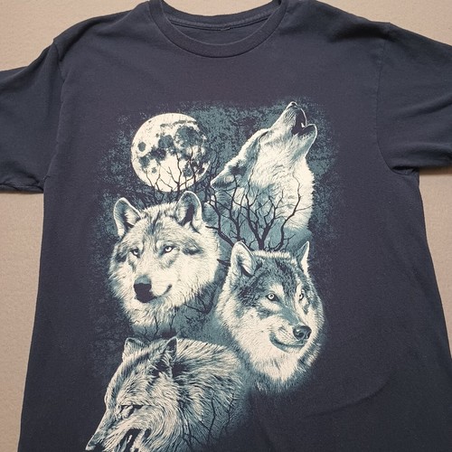VINTAGE Four Wolves Howling Under Full Moon T-Shirt MENS Size M Blue - Picture 2 of 4