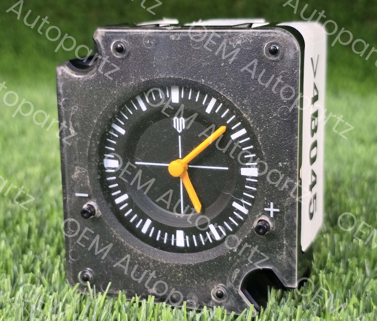Toyota Land Cruiser 1996-2002 Dash Clock assembly Oem jdm