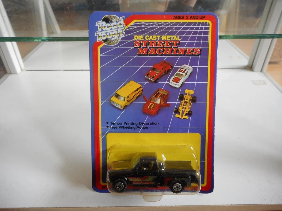 Road Though / Yatming CHevy Pick-up in schwarz auf Blister - Bild 1 von 1