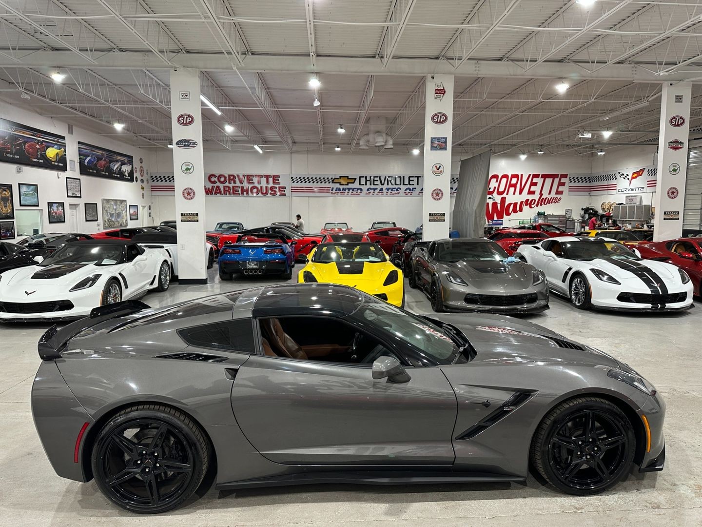 2015 [G1B] Shark Gray Metallic Chevrolet Corvette   | C7 Corvette Photo 6