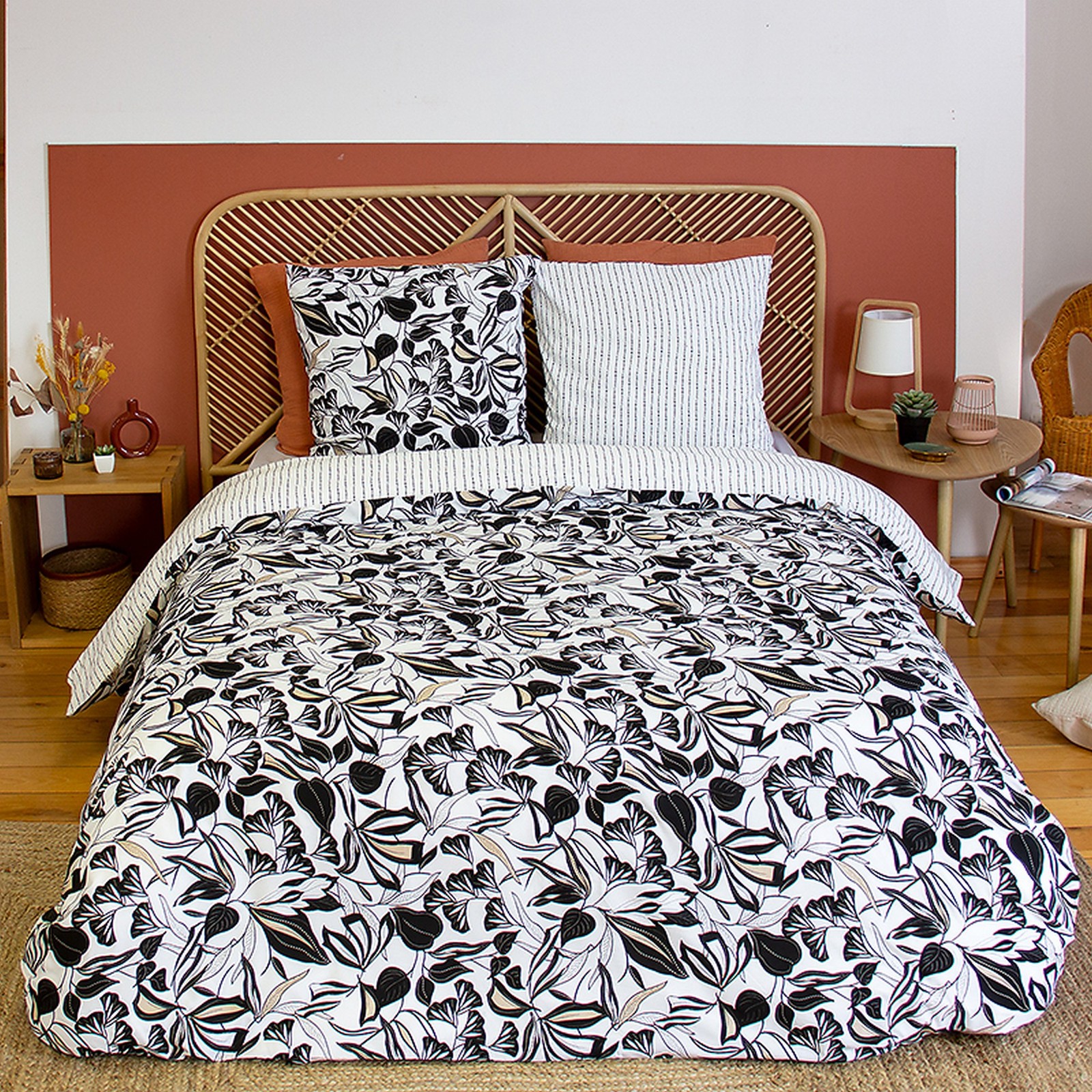 Parure de lit 240x260 cm microfibre Flore hypoallergénique anti-acariens