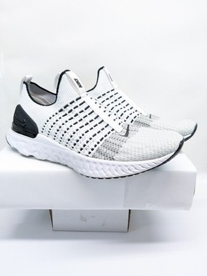 Nike React Phantom Run Flyknit 2 Oreo Color Sz 10.5 MINT