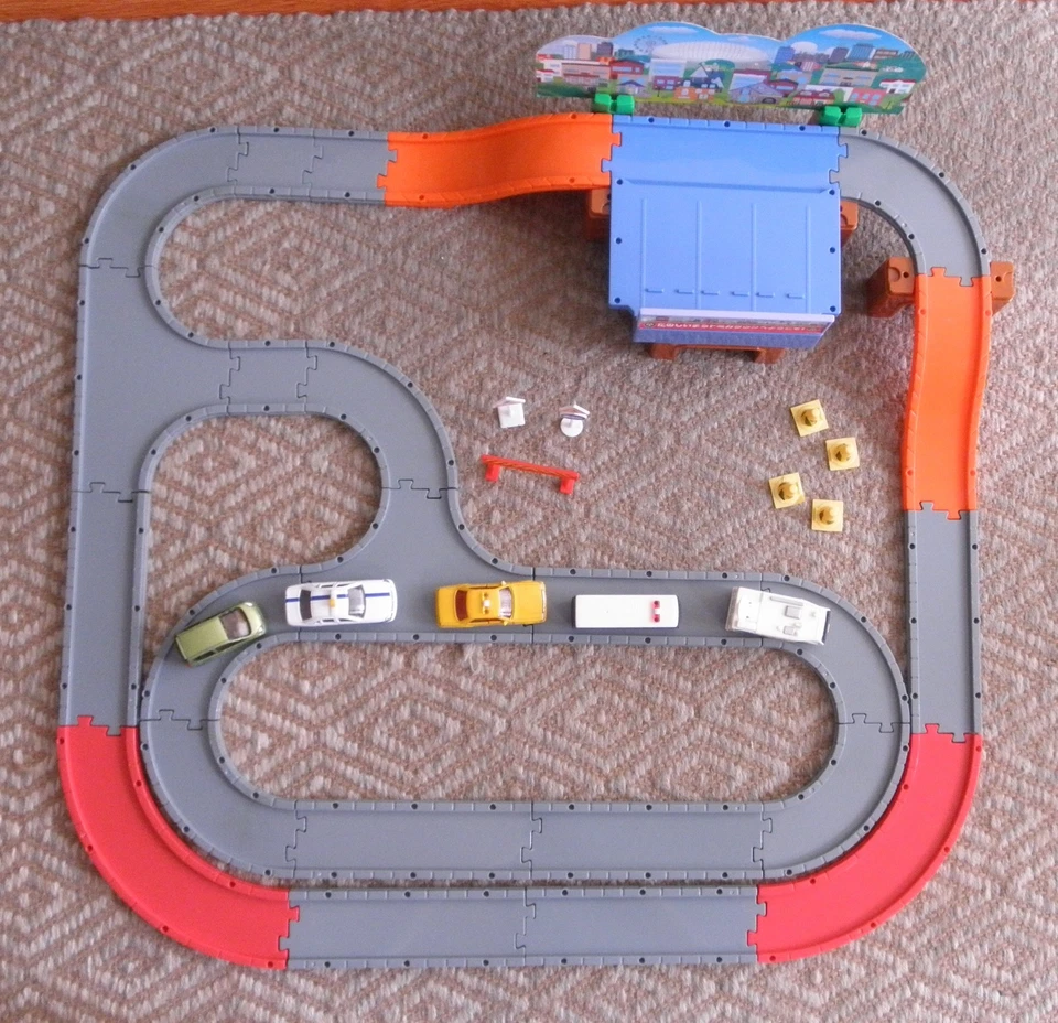 Takara Tomy Tomica Town Road Set with (5) Vehicles (USED READ) - Image 2 of 4