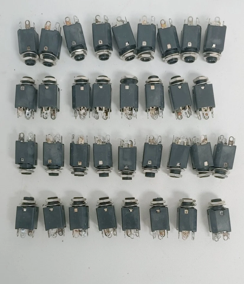 Switchcraft 3-Conductor 1/4" Closed Circuit Jacks Grounded Case Lot of 77 NOS - Image 2 of 4