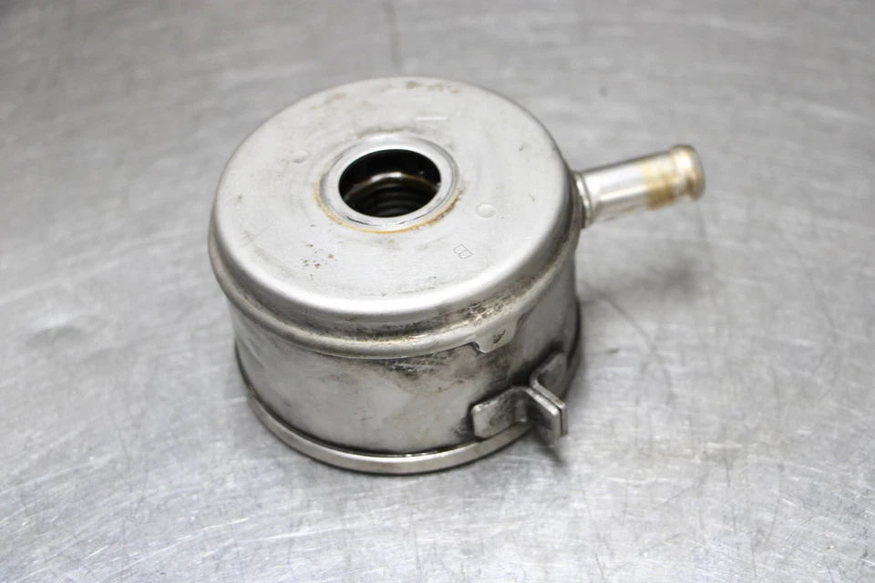 05 Yamaha YZF R6 OEM Oil Cooler - Изображение 3 из 4