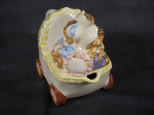 Teddy Bear Teapot Vintage Novelty , Cute Baby Bears In A Pram Made in Taiwan - Foto 4 di 9