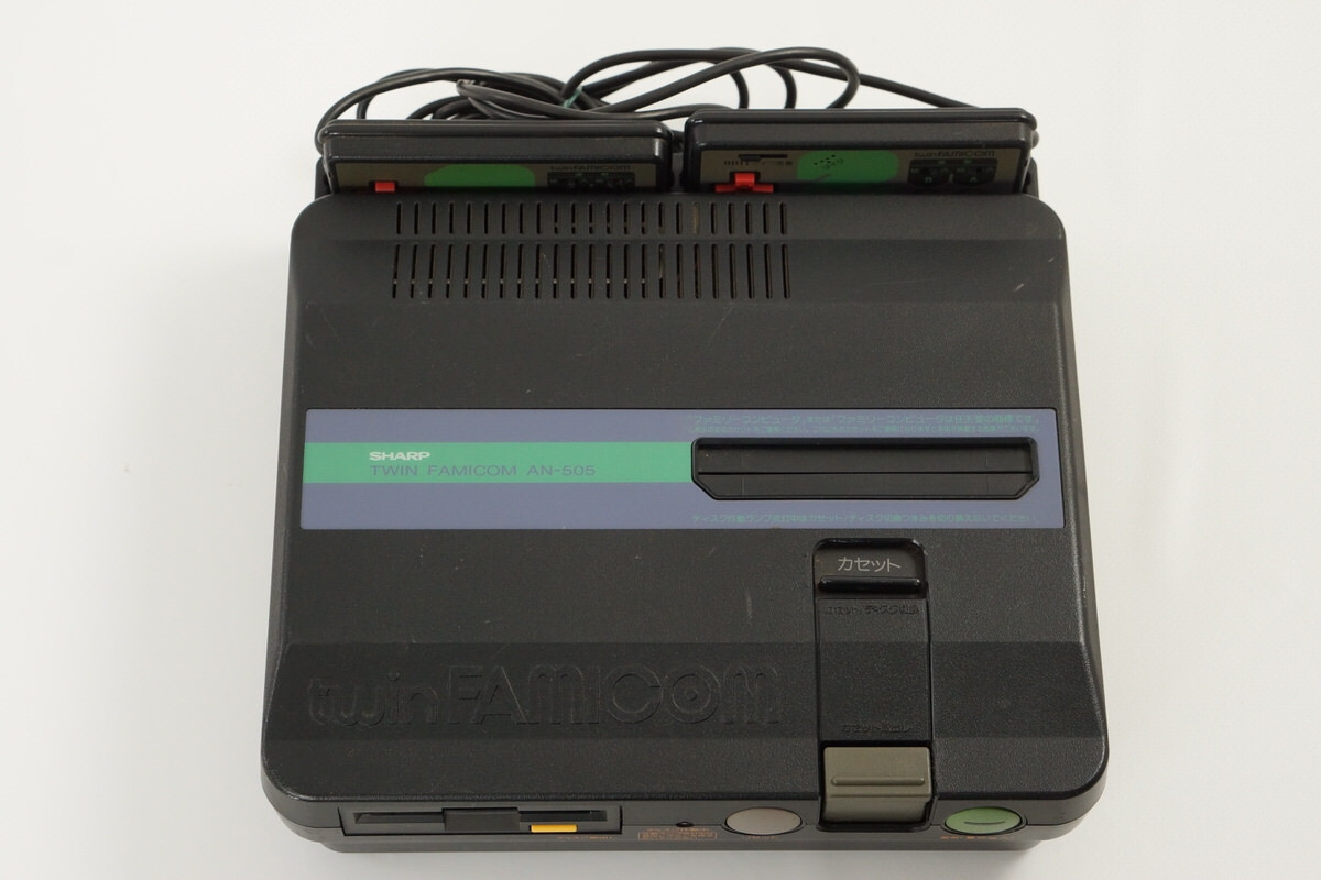 TWIN FAMICOM Console AN-505BK Tested System New Rubber Belt SHARP