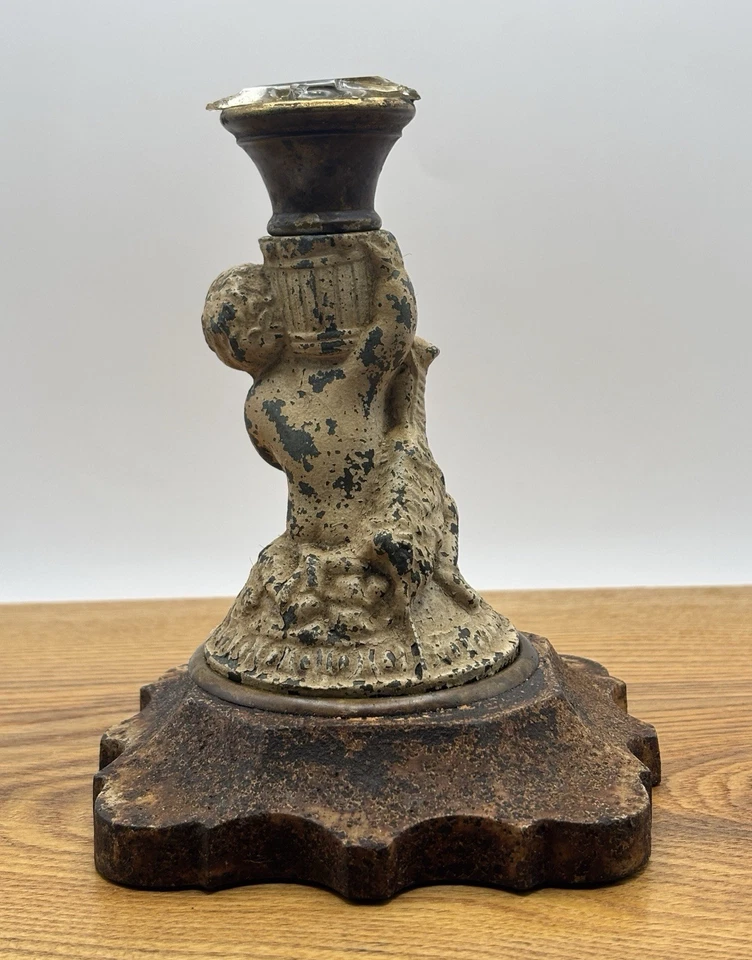 Antiguo candelabro victoriano recuperado niño y cordero putti lámpara candelabro pintado Spelter Foto 4 de 4