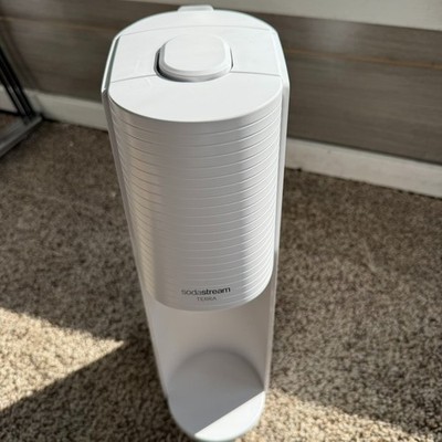 SodaStream E-Terra Sparkling Water Maker Kit One Touch Soda Machine White