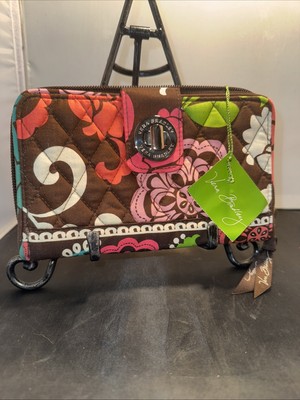 Vera Bradley Wristlet  Quilted Flower Print NWT (B)