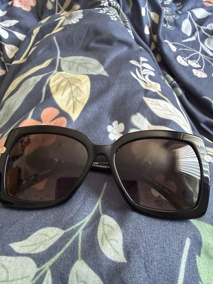 Aspinal of London Calypso Women's Oversized Sunglasses wide fit Black. RRP £175 - Image 1 of 4