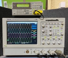 TEKTRONIX TDS5104 DPO Oscilloscope 4CH 1GHz 5...