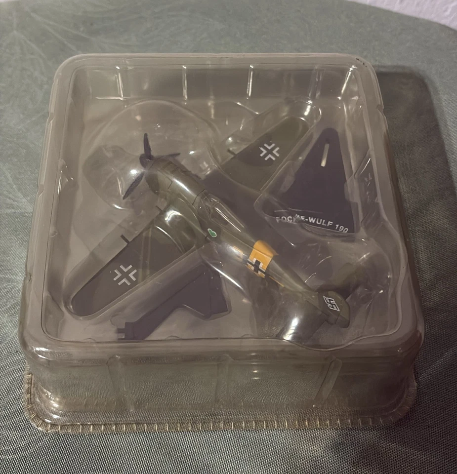 FOCKER WULF 190 SCALA 1:87  AEREO MODELLINO NUOVO CON STAND IN BOX - Immagine 3 di 3