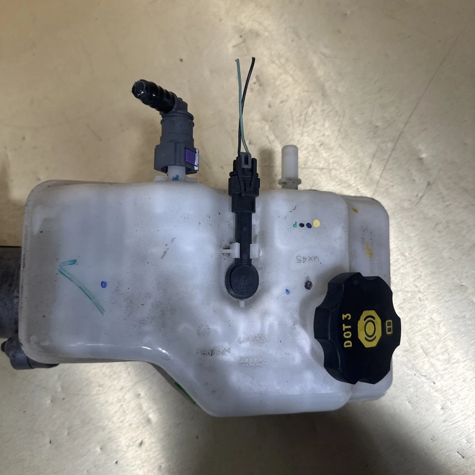 2012- 2015 Chevrolet Volt Cadillac ELR Master Brake Cylinder New OEM 20939077 - Image 2 of 4