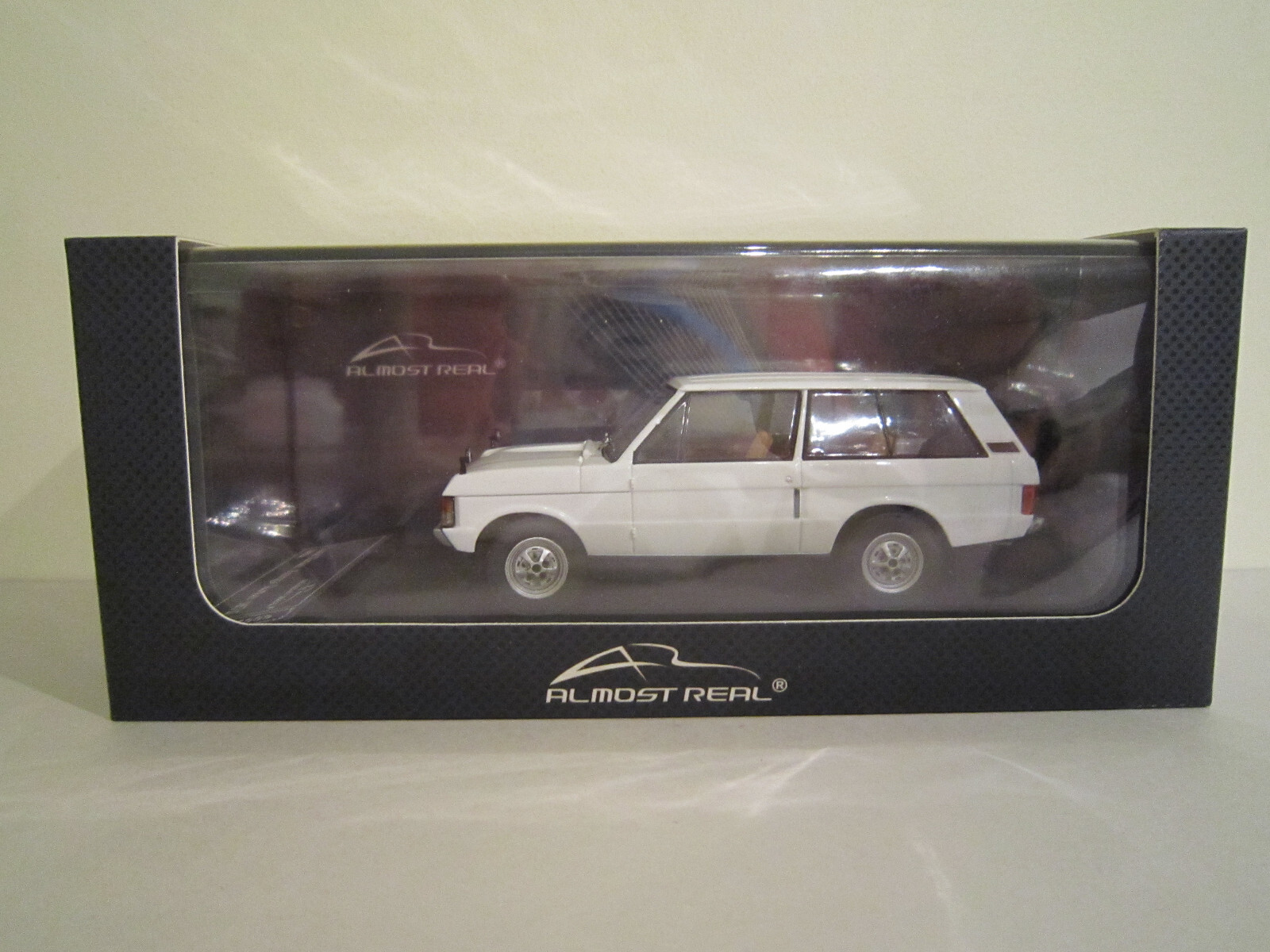 Land+Rover+Range+Rover+1970+White+Scale+1+43+Almost+Real+410102 for ...