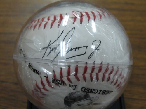 Bola de fotos de los Marineros de Seattle 1994 Ken Griffey Jr con autógrafo facsímil nuevo en caja - Imagen 2 de 5