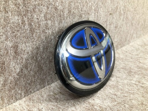 OEM Toyota Prius Pre-Collision Grill Emblem 53141-47030 Genuine USED - Picture 3 of 5
