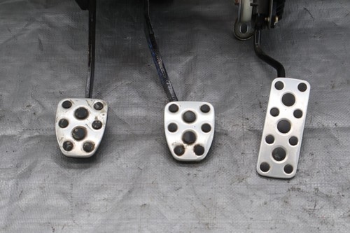 2005 SUBARU WRX STI GD7 EJ257 2.5L OEM 6 SPEED GAS BRAKE CLUTCH PEDAL ASSY #2696 - Picture 4 of 8