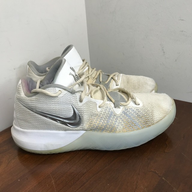 nike kyrie flytrap white silver