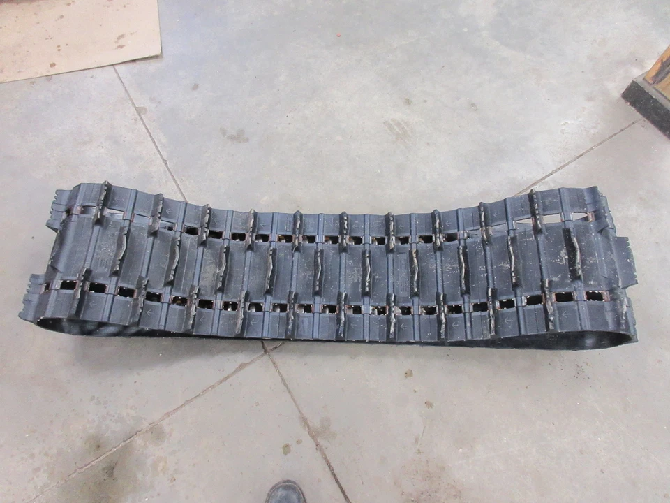 SKI-DOO SKIDOO RENEGADE CAMOPLAST 137/16/1,75 PULGADAS MOTO DE NIEVE PISTA 2,86 PASO Foto 3 de 4