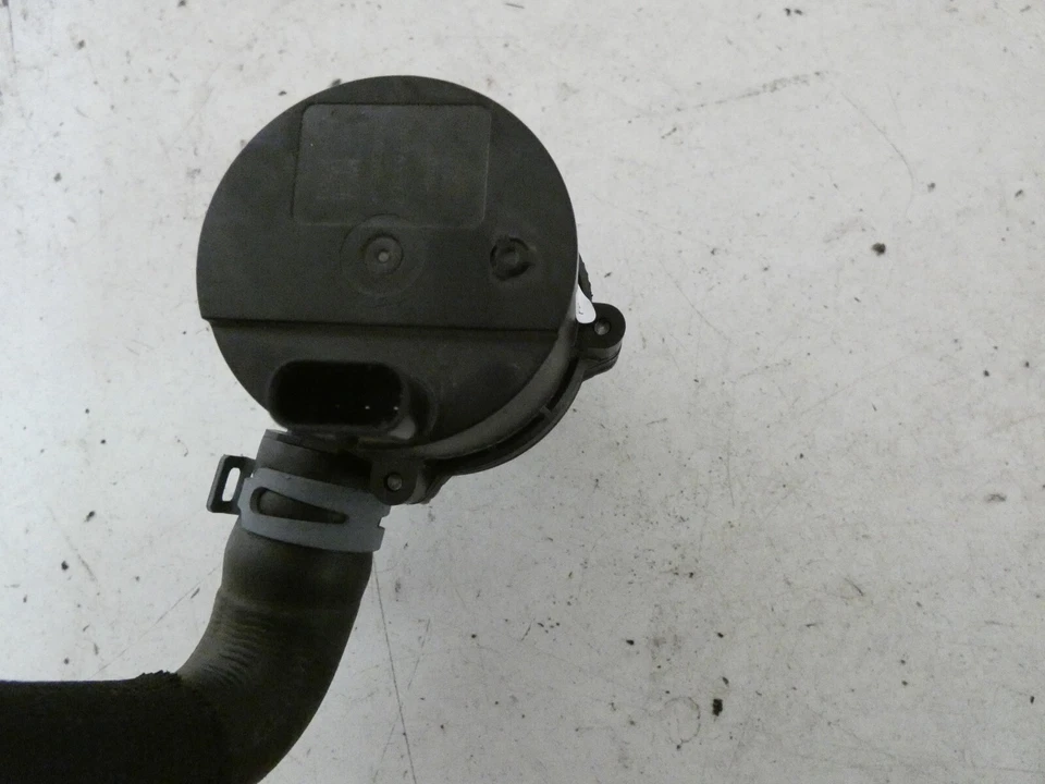 Zusatzwasserpumpe VW Polo 6R BJ 2017 1,2 TSi 66 KW 5Q0965567 - Bild 4 von 4