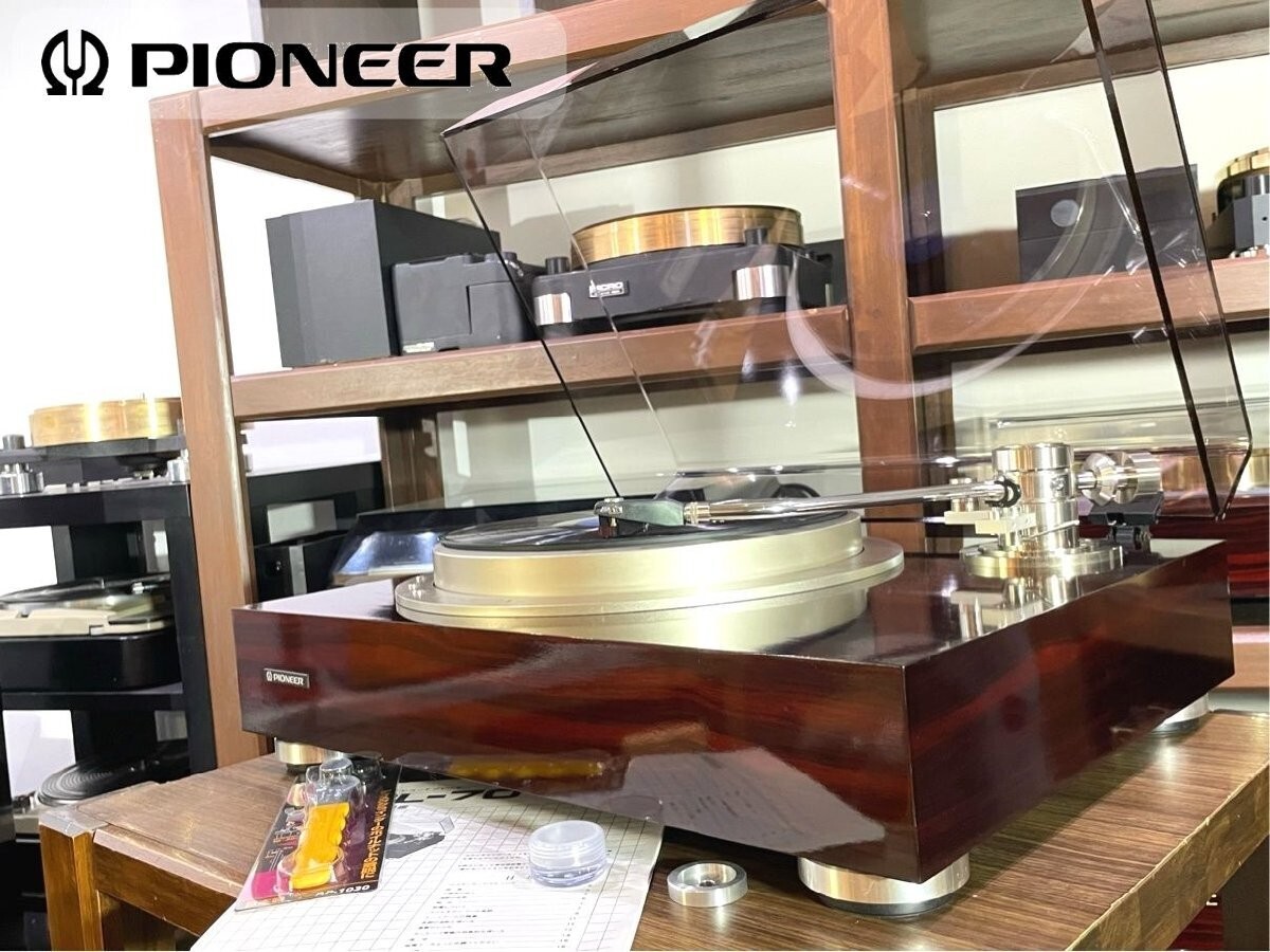 Pioneer PL-70 Record Player