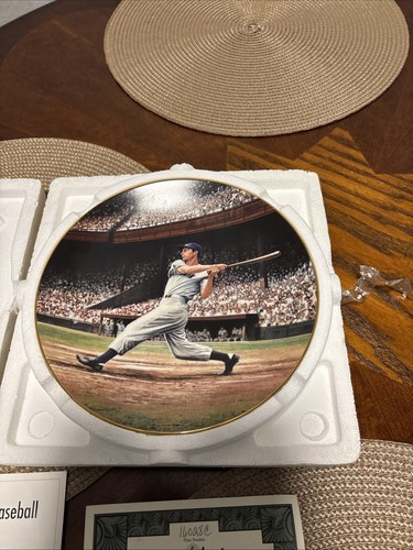 "Joe DiMaggio: The Streak" Yankee/Bradford Collector's Plate Limited Edition - Picture 2 of 5