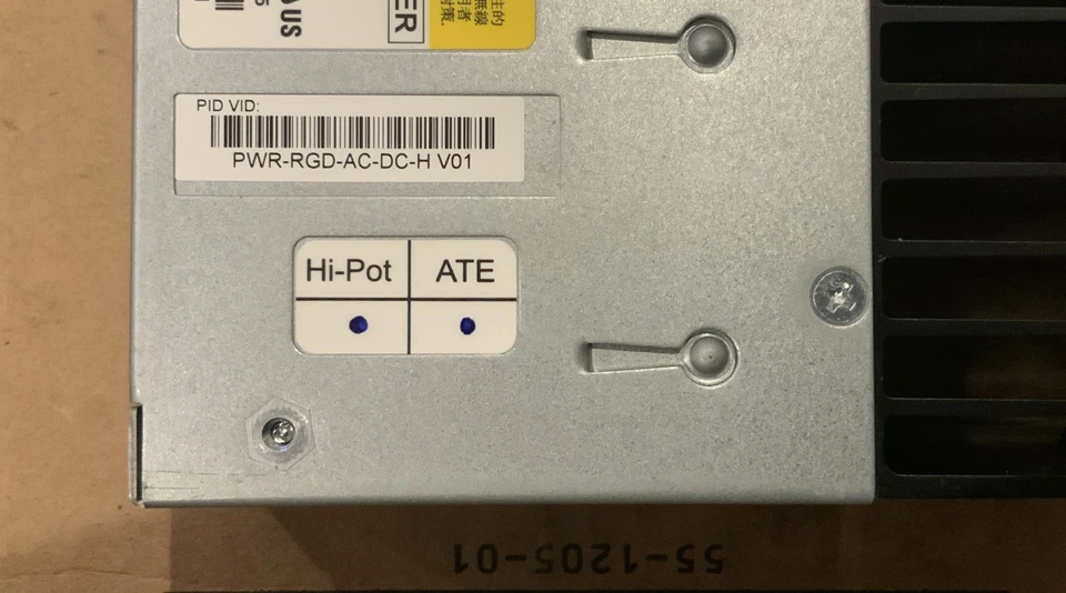 Fuente de alimentación Cisco PWR-RGD-AC-DC-H 100-240v-ac 0,5a Amp 4,5v-dc 150w Foto 3 de 4