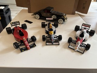 4 Modellautos 3 F1 Wagen 90er Jahre Ein Radioauto