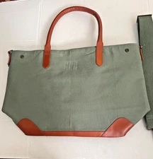 Mark And Graham CANVAS AND LEATHER TRAVEL TOTE Green  - Mono Removed Small