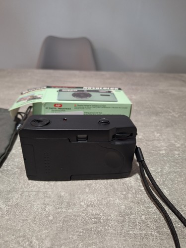 Swiss+Go Novocolor Reusable 35mm Camera Green And Black - Picture 9 of 17