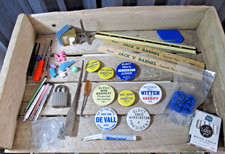 Lot de boîtes à tiroirs poubelle / boutons politiques règles outils jouets dé à coudre tour Eiffel++