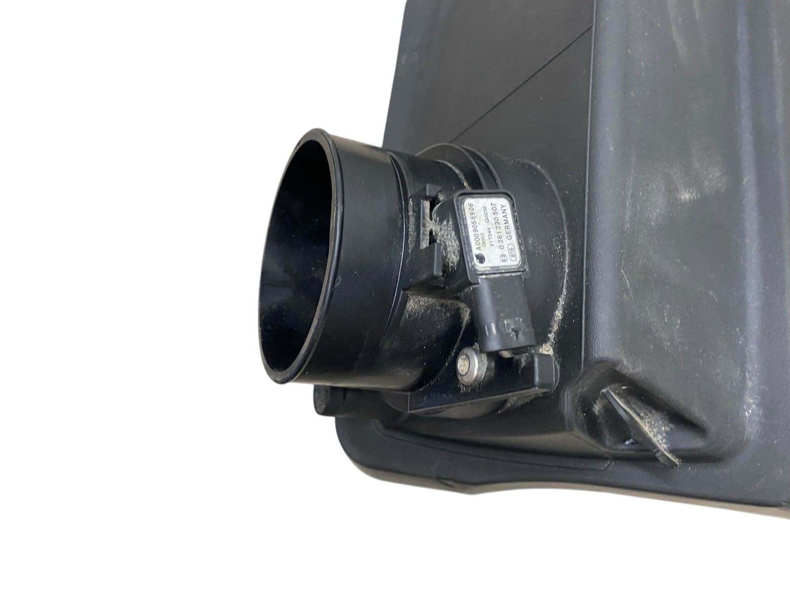 2022 Aston Martin V8 Vantage 4.0L M177 Right Engine MassAir Flow Cleaner oem