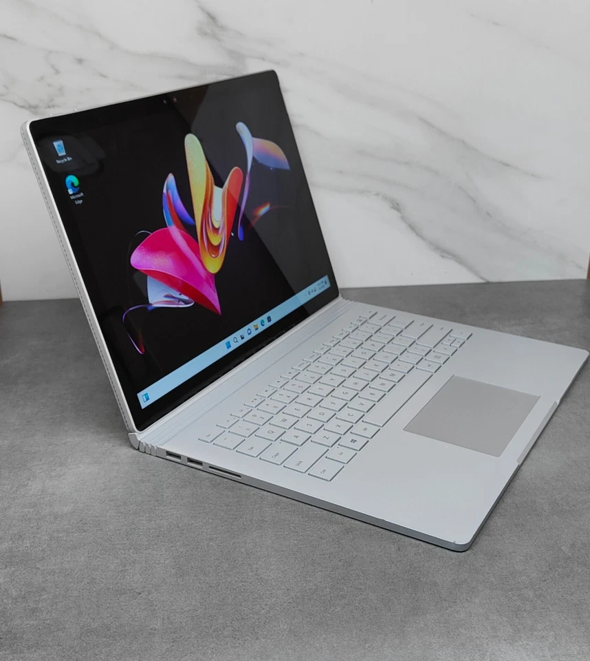 Surface Book i5 6th Gen 8 GB RAM 256GB SSD Win11 13.5 -inch 3,000 x 2,000 touch - Image 4 of 4
