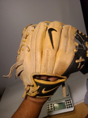 Nike Diamond Elite Show Select 11.25” DWP Broken In Baseball Nike Diamond Elite Show Select 11.25” DWP Broken In Baseball