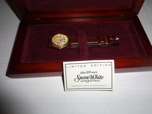 Disney RARE LTD ED #20826/5000 Snow White & The 7 Dwarfs Watch & Case NOS - Picture 7 of 13