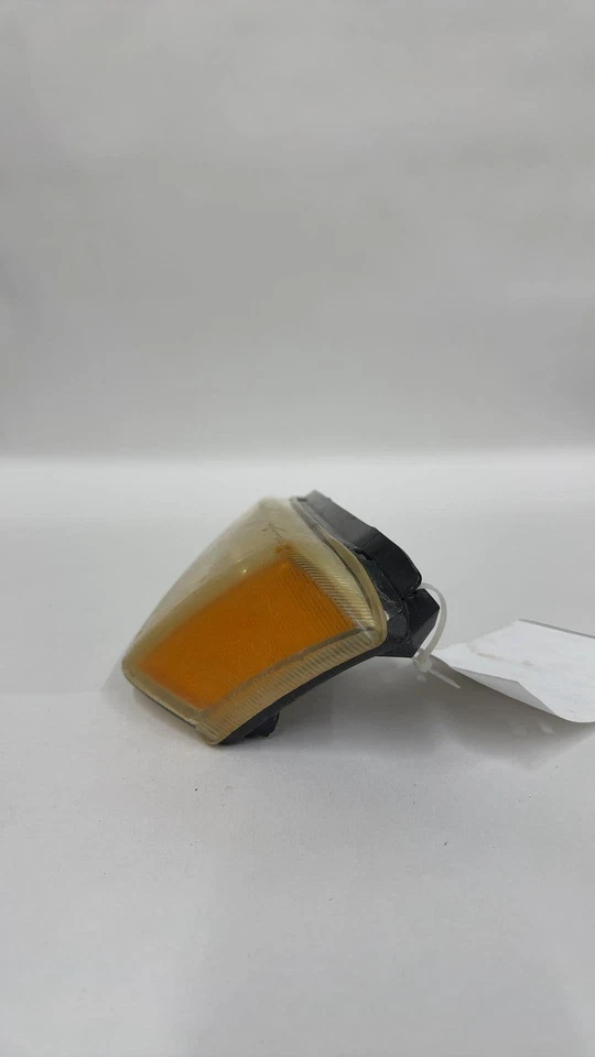 Chevrolet Avalanche 1500 2002-06 diestro lámpara de estacionamiento señal de giro (arriba del faro) Foto 2 de 4