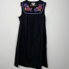 Go Softly Patio Black Floral Embroidered Sleeveless Dress L Wrinkle Resistant