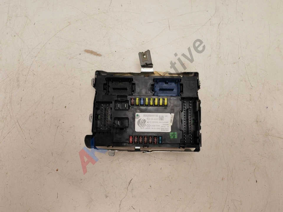 Jeep Renegade 2015-2019 BCM Body Control Module Fuse Box 00520044110 - Image 4 of 4
