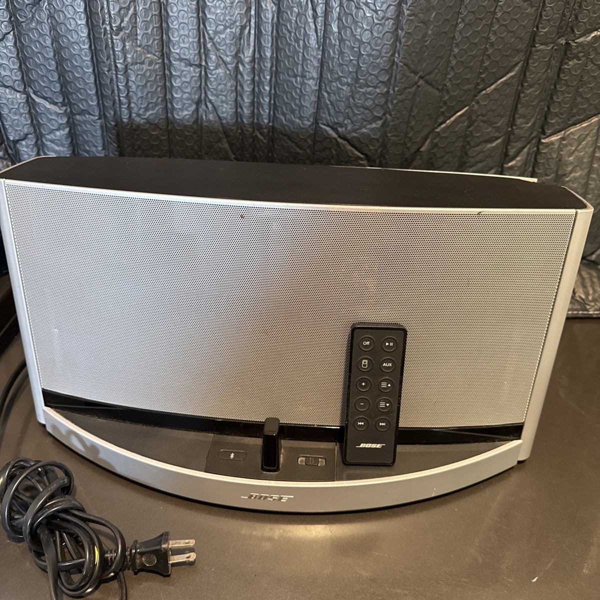 Bose SoundDock 10 Bluetooth Speaker System Great Condition With