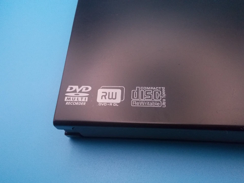 Grabadora de DVD externa Samsung SE-S084 negra con cable USB - falta 1 pie - funciona Foto 4 de 4