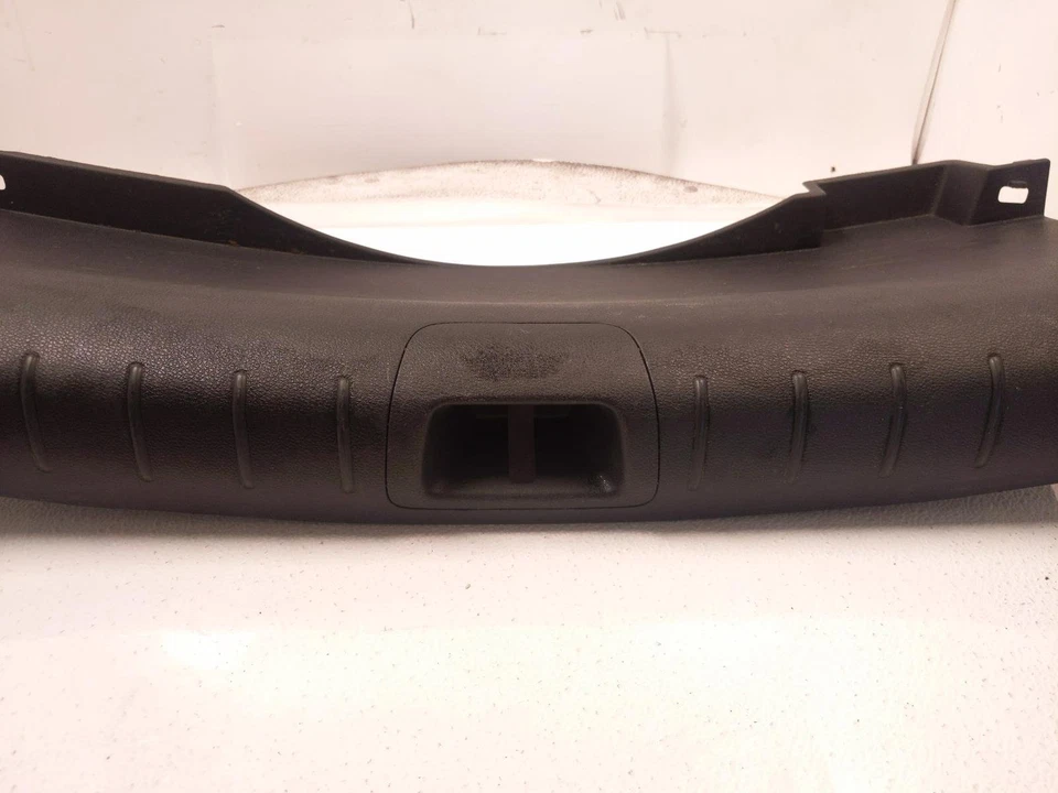 2013-2017 Honda Accord Rear Body Trunk Panel Trim Bezel 84640-T3l-A *Scuffs *Cpe - Image 3 of 4