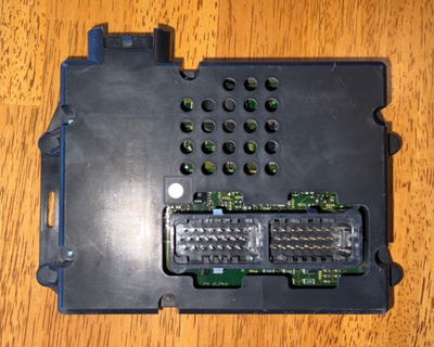 Jeep Grand Cherokee ZJ 96 Body Control Module BCM 5.2 V8 56042144